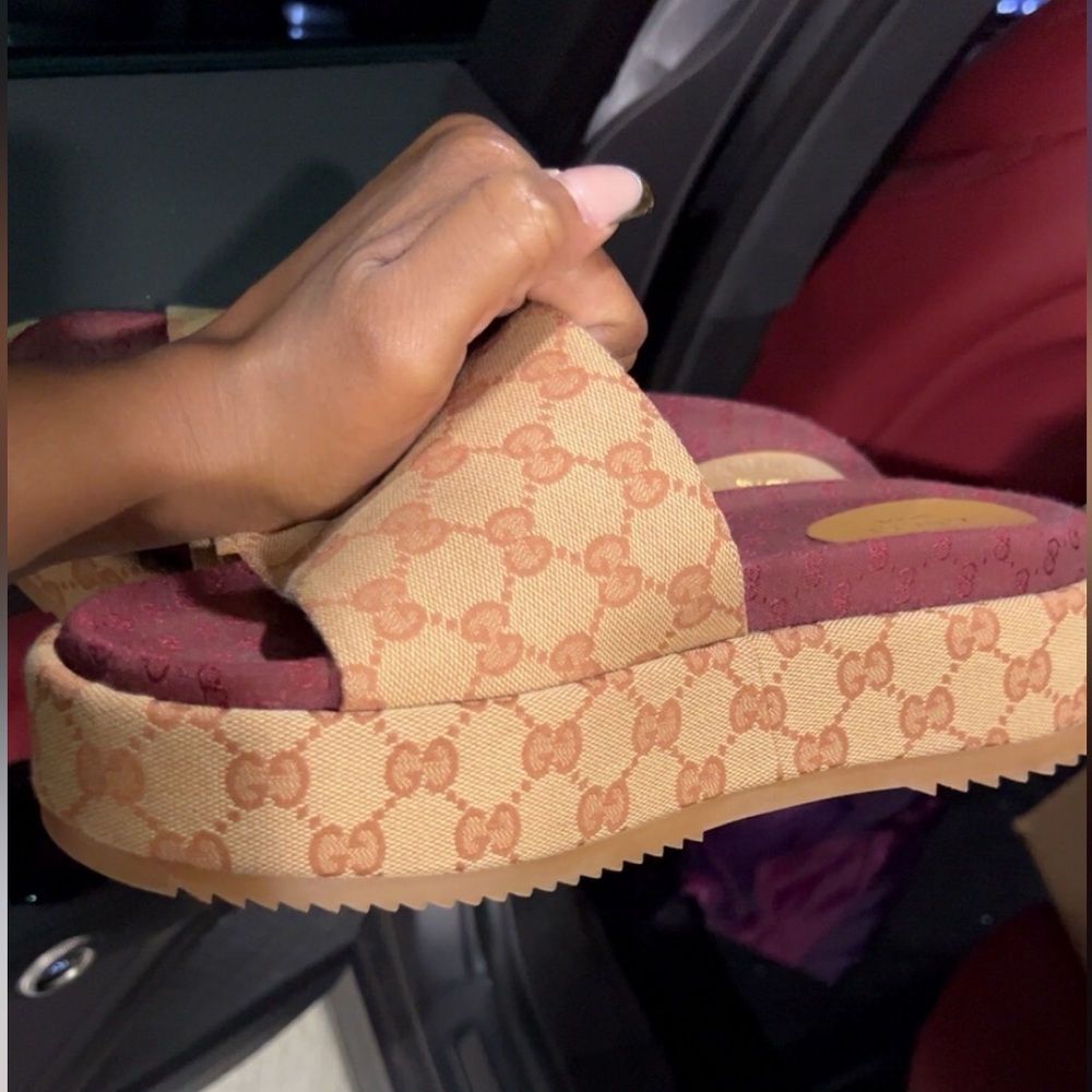 Gucci Beige Brown Monogram Slide Sandals - Picture 4 of 4